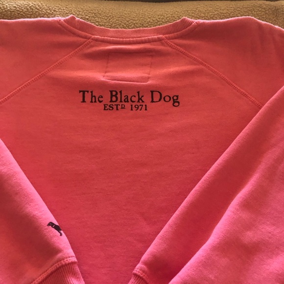 The Black Dog Pink Sweatshirt with Black Dog Logo Woman’s Medium Martha’s Vineya - Picture 12 of 16